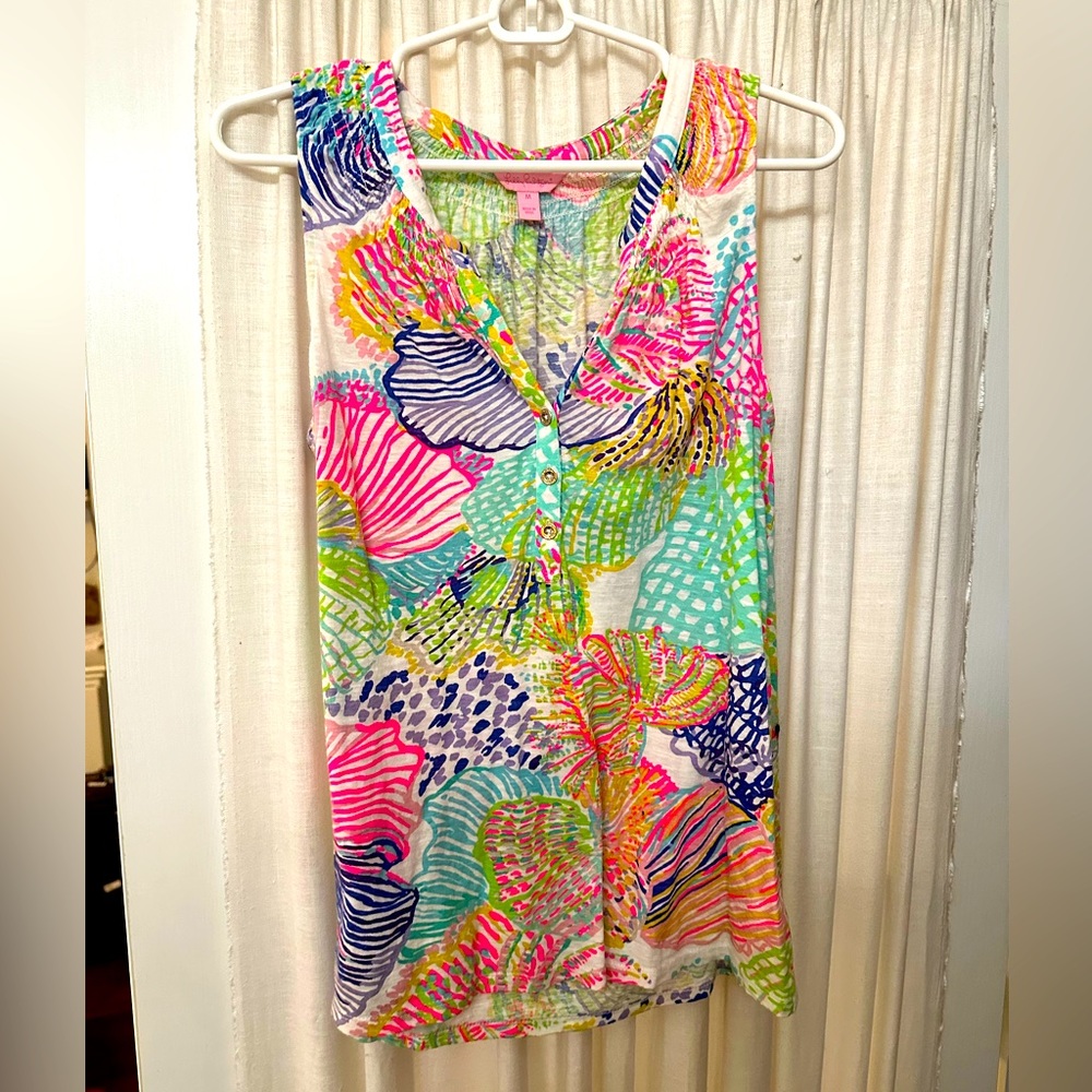 Lilly Pulitzer Essie top size medium
